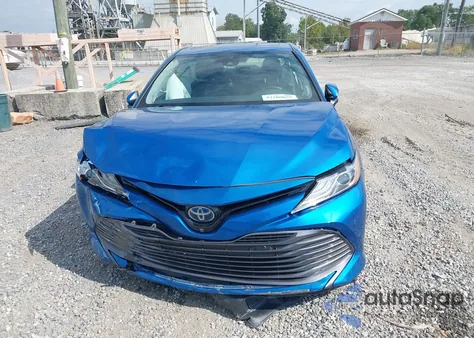2019 Toyota Camry Hybrid Xle z USA, uszkodzony, nr VIN 4T1B21HK7KU013463
